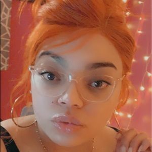 Meet your Posher, Jaqueline